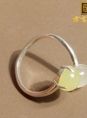 美美哒新疆且末白玉黄口银镶戒指