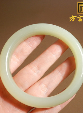 新疆且末料黄口女士57mm正装手镯