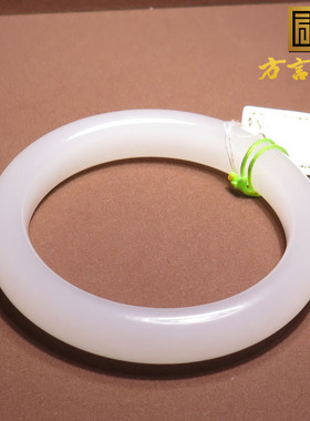 收藏级俄料老坑巨细腻白玉女神镯