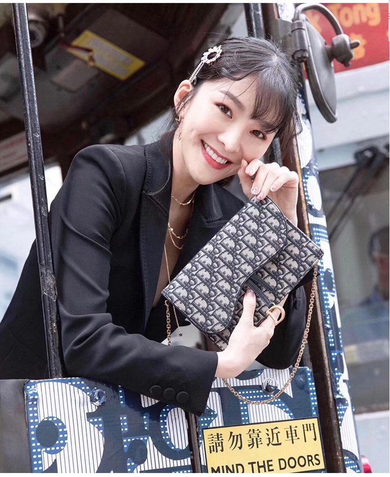 花田村2020新款复古斜挎女ck马鞍包 花田村女士包袋