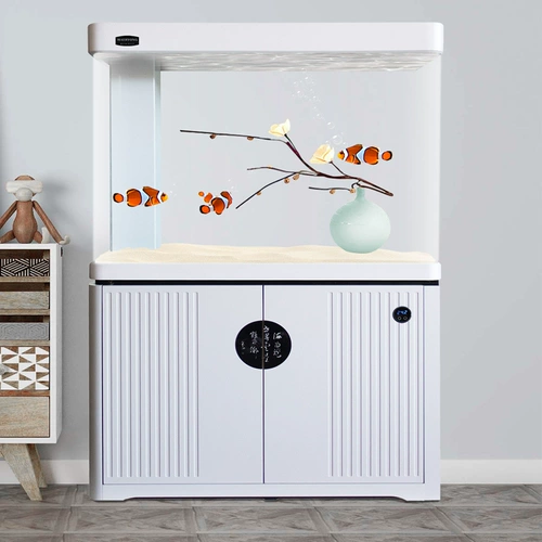 Большой рыбацкий танк приземляется на дому дно фильтровать китайский ветровой древесина.