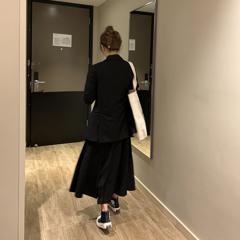 LULU 暗黑系百搭质感好半身裙百褶裙 山本耀司风一年四季都好穿 LULU 暗黑系百搭质感好半身裙百褶裙 山本耀司风一年四季都好穿