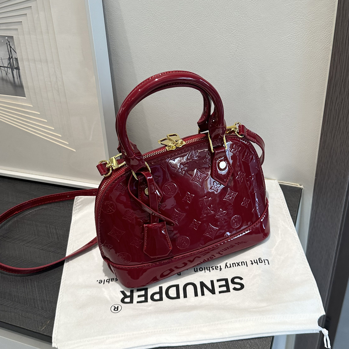 红色包轻便水桶包女贝壳包2025新款夏季超火轻奢小众高级感斜挎包,淘宝优惠券,粉丝福利购,淘宝优惠卷