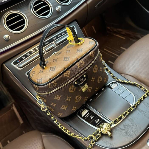 左杏女士包包2025新款夏天高级感老花盒子包水桶包爆款斜挎小包包 - 图1