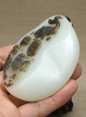 天然细腻白玉连年有余精雕把件