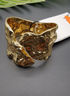 外贸饰品A7新款质感异形弹簧开口Z家走秀漂亮街拍手链手镯无卡