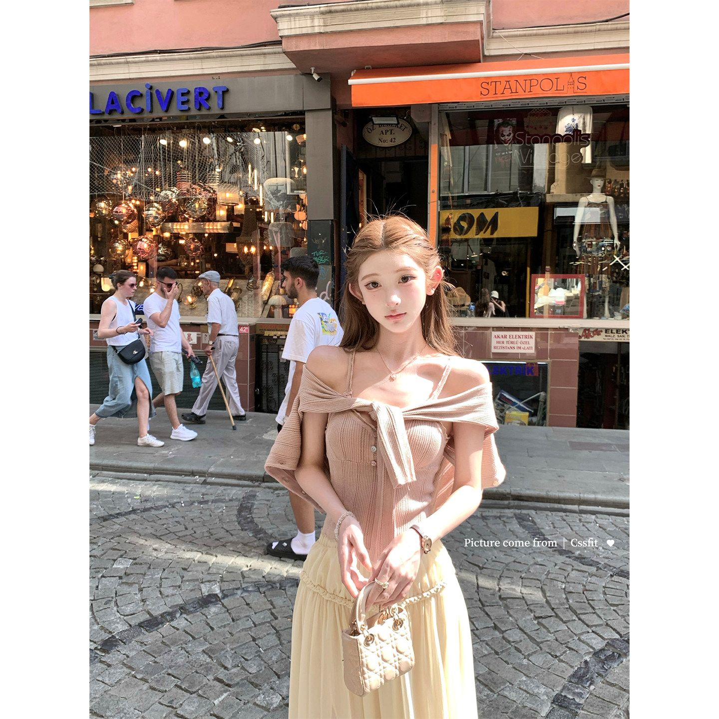 迟伞伞26/ss 碎钻伯爵茶 茶粉针织开衫蝴蝶v领吊带温柔时髦套装,淘宝优惠券,粉丝福利购,淘宝优惠卷