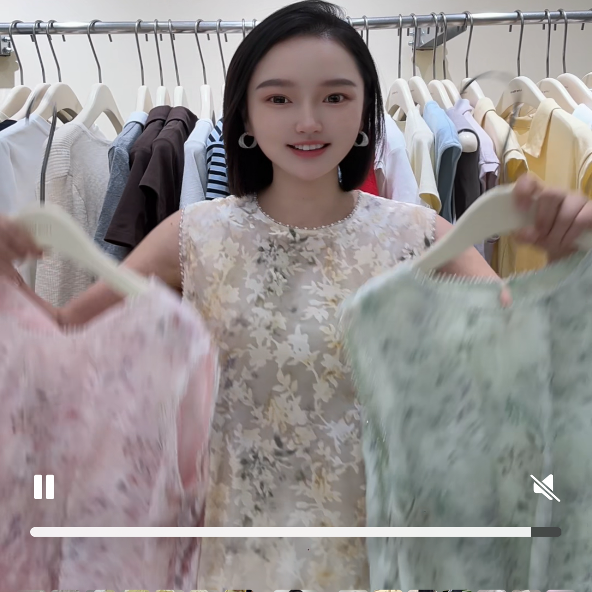 MISS RUILI 定制 2025夏季百搭宽松显瘦圆领无袖上衣F0914 - 图2