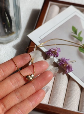 2025新款爱心项链女轻奢小众设计感锁骨链颈链闺蜜礼物