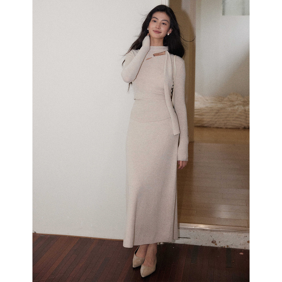 贰羊设计【安岚】法式温柔气质围巾领上衣高腰半身裙修身针织套装,淘宝优惠券,粉丝福利购,淘宝优惠卷