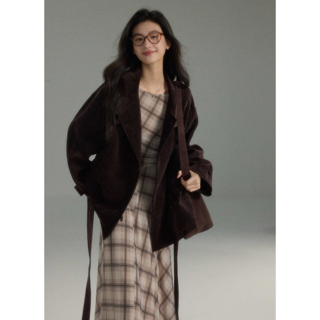 Er Sheep Design Jinmu Stand Collar Short Off Shoulder Jacket Women's Autumn and Winter Chenille Waist Loose Jacket Top