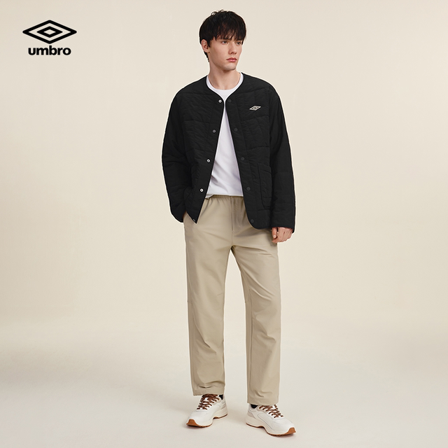 Umbro ກິລາຢ່າງເປັນທາງການ ໃໝ່ ອົບອຸ່ນແບບພູເຂົາແບບກະທັນຫັນ snap button collarless quilted jacket ຂອງຜູ້ຊາຍ