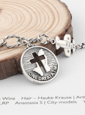 现货s925纯银中性十字架圆牌项链