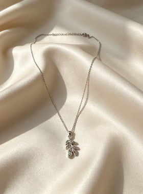 小众设计叶子吊坠项链女银色锆石气质百搭锁骨链