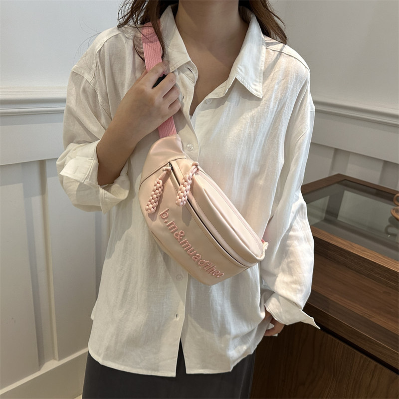 今年流行小众银色包包女式2025新款夏天百搭斜挎胸包时尚手机腰包,淘宝优惠券,粉丝福利购,淘宝优惠卷