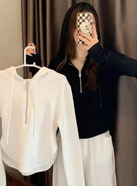 春秋卫衣女2025新款连帽长袖短款气质打底上衣修身燕尾高腰上衣