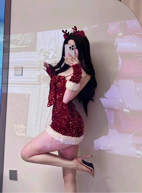 圣诞节战袍穿搭cos麋鹿红色抹胸纯欲风紧身氛围感气质闪片连衣裙