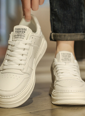 春季男鞋新款透气鞋子男款韩版百搭厚底小白鞋运动休闲平板鞋潮鞋