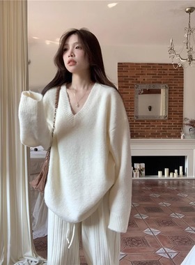 慵懒风白色v领套头毛衣女秋冬2025新款宽松显瘦针织衫上衣高级感