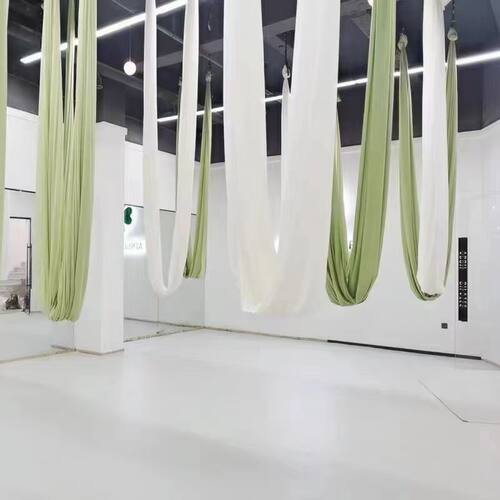 空中瑜伽吊床反重力空中瑜伽绸缎吊绳伸展带高空瑜伽弹力吊床 - 图2