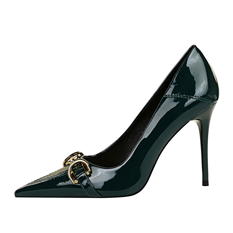 欧美高跟鞋女婚鞋细跟亮面漆皮浅口尖头金属扣宴会晚礼服大码单鞋 - 图3