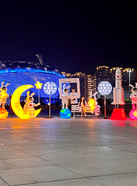 户外卡通太空兔子雕塑发光宇航员大摆件玻璃钢航天火箭打卡装饰