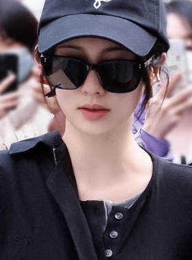 小红书2025新款墨镜女高级感太阳镜男防紫外线太阳眼镜显脸小Tote