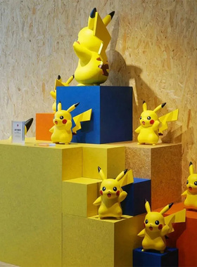 Leblon  Delienne 乐布隆宝可梦皮卡丘摆件桌面公仔装饰手办