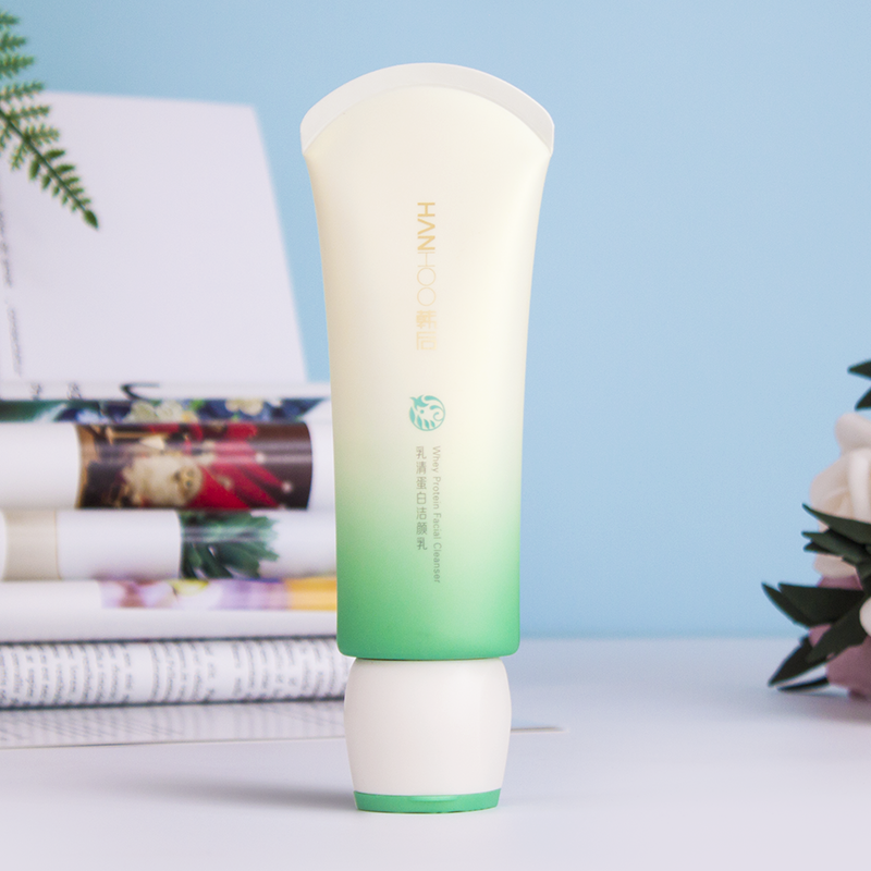 韩后保湿深层清洁女泡沫型 韩后水之恋洁面