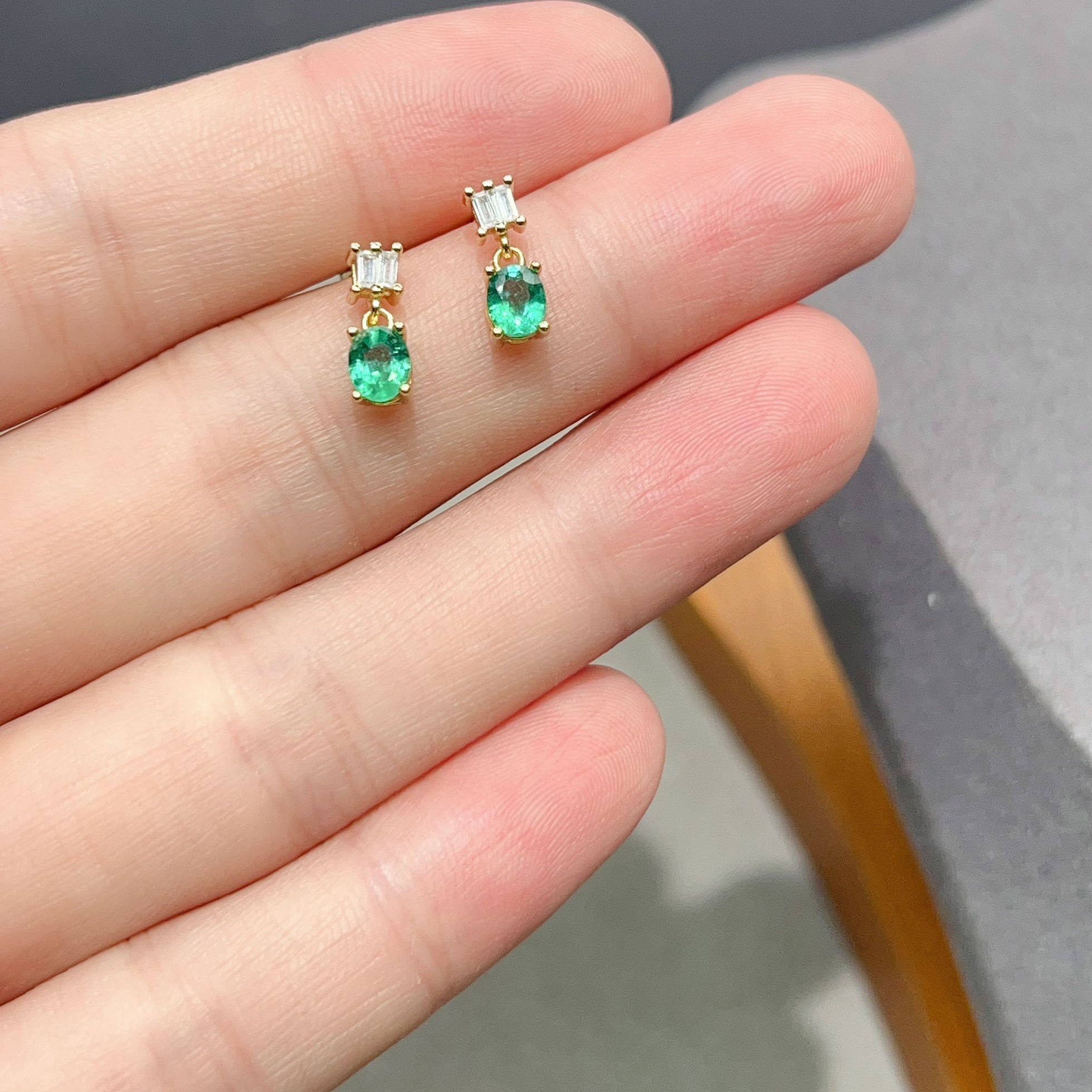 瑞耀珠宝祖母绿耳钉925银4*5木佐色干净玻璃体明艳火彩透度年轻金,淘宝优惠券,粉丝福利购,淘宝优惠卷