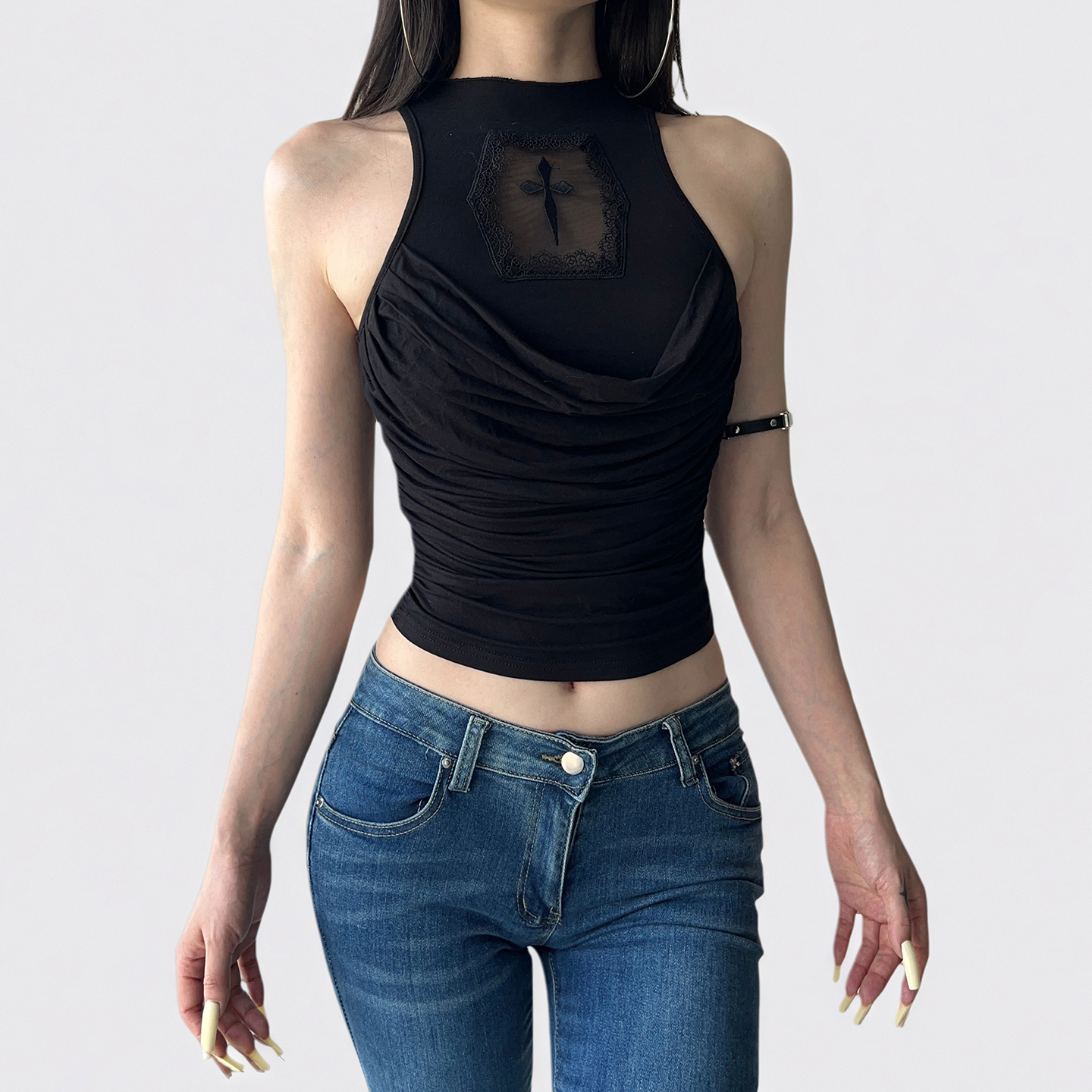 FUNOFF 美式街头黑色荡领十字架无袖背心复古亚文化露脐收腰上衣 - 图0
