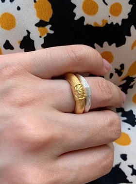 JaneKoenig螺旋扭曲磨砂戒指