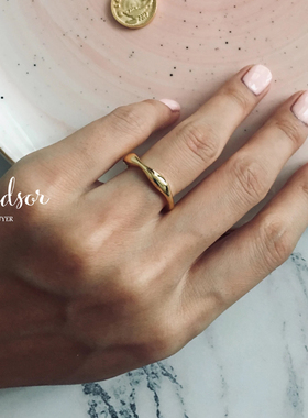 温莎波纹波浪黑洞镀金戒指