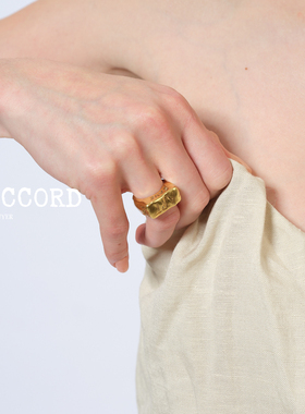 现货DACCORD方形中空做旧纯金属刻字戒指个性高级复古13C同款