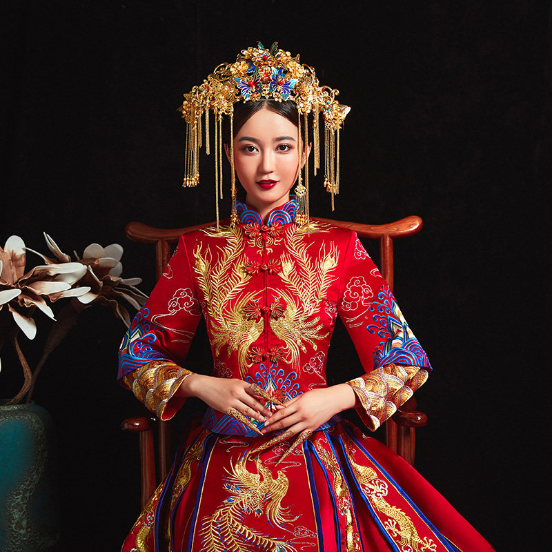 秀禾服新娘2020新款中式新郎秋婚纱 花作衣旗袍