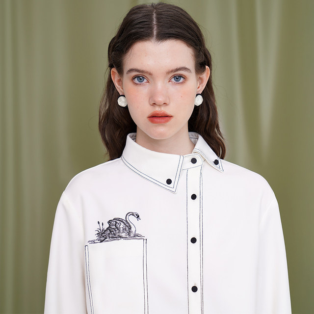 Kamo Original New Niche Fun Small Shirt Women's Exquisite Embroidered Swan Shirt Genderless Retro Top Couple