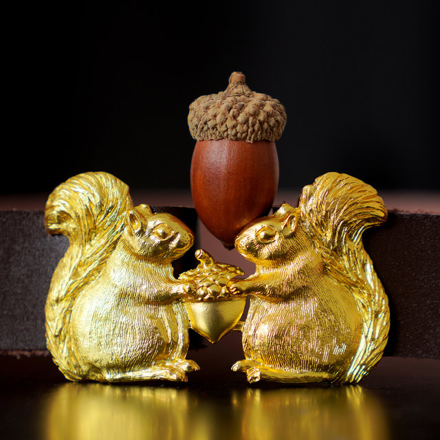 Kamo original Vintage retro belt squirrel texture carving accessories niche metal buckle decorative belt