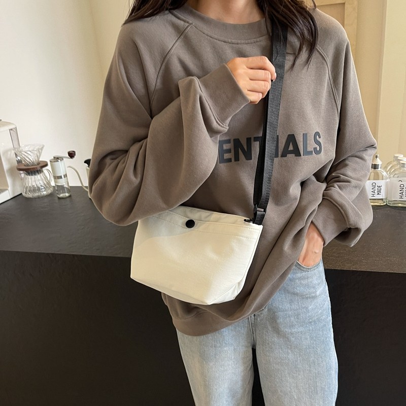 黑色时尚小布包包女2025新款潮ins休闲小清新轻便通勤单肩斜挎包,淘宝优惠券,粉丝福利购,淘宝优惠卷