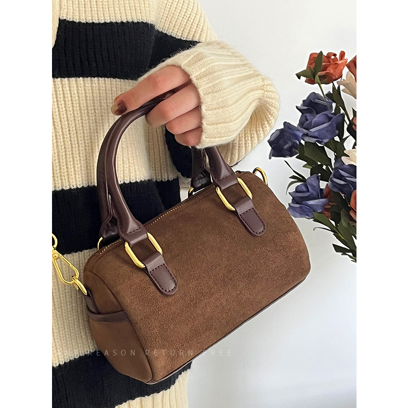 陈慕家包包女2025新款复古绒面单肩斜挎包圆筒枕头包波士顿手提包 - 图0