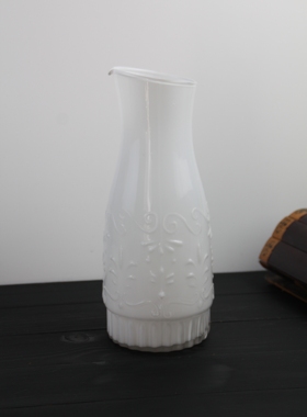复古浮雕白色玻璃花瓶 手工奶白插花花器 家居桌面装饰摄影道具