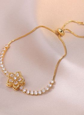 项链女网红甜美旋转锆石花朵小众时尚新款设计感吊坠气质钛钢项链