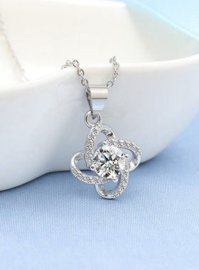 轻奢风四叶草项链风车吊坠莫桑女锁骨链感满钻冰花切工厂