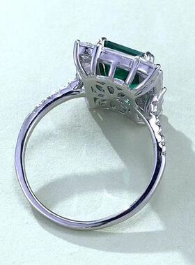 辉之翼珠宝 2023新款S925银长方2克拉仿真祖母绿切割高碳钻女戒指