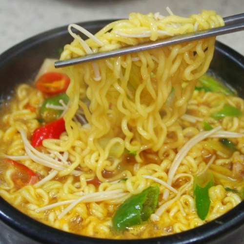 韩国进口不倒翁辣味金拉面5袋 韩式方便面汤面真拉面速食泡面煮面 - 图1