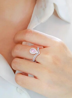 S925莫桑石戒指粉色彩钻水滴形梨形皇冠粉钻戒指优雅精致镀银指环