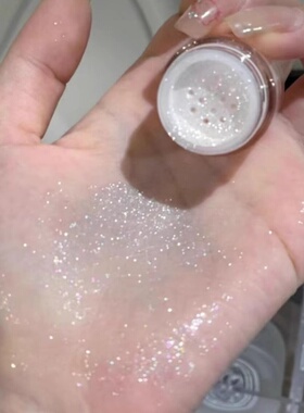 xixi水汪汪的高光感眼影粉
