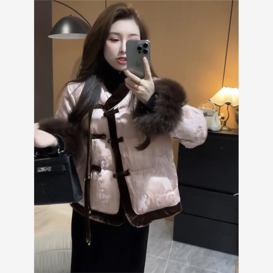 高端网红爆款国风盘扣羽绒服女2025冬季新款重工提花撞色显瘦棉服 - 图1
