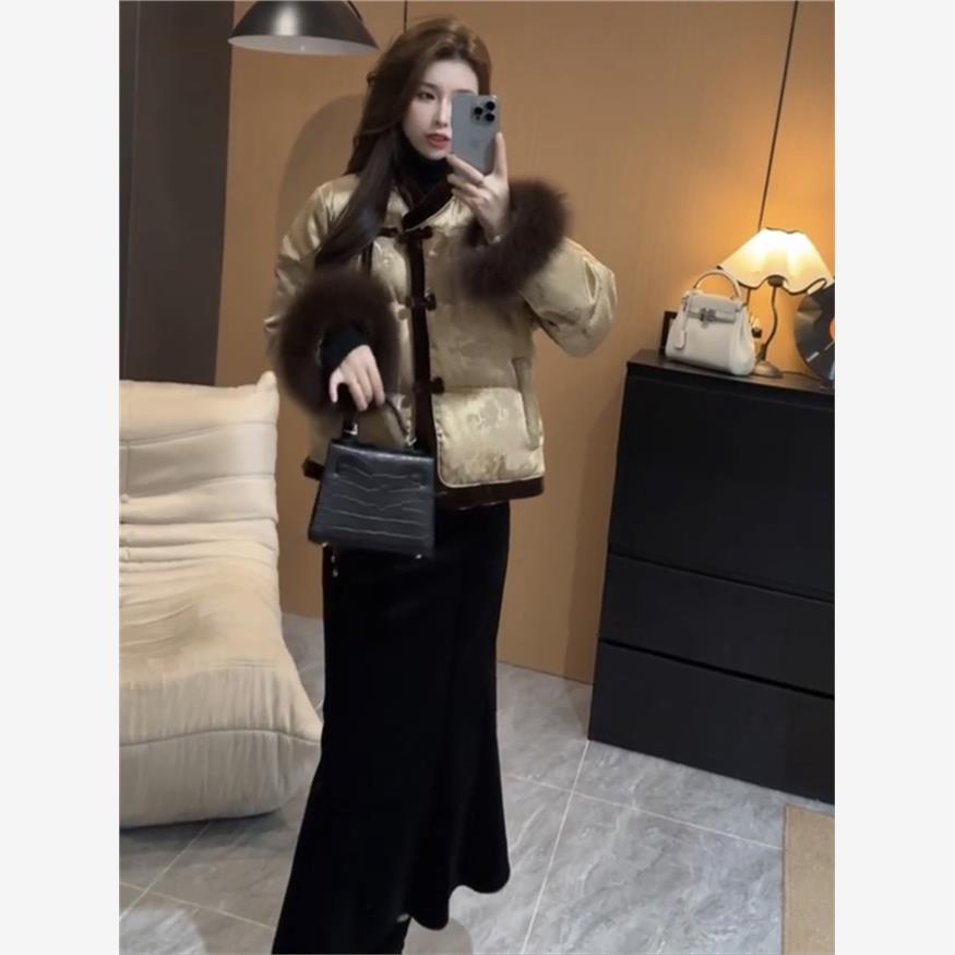 高端网红爆款国风盘扣羽绒服女2025冬季新款重工提花撞色显瘦棉服 - 图0