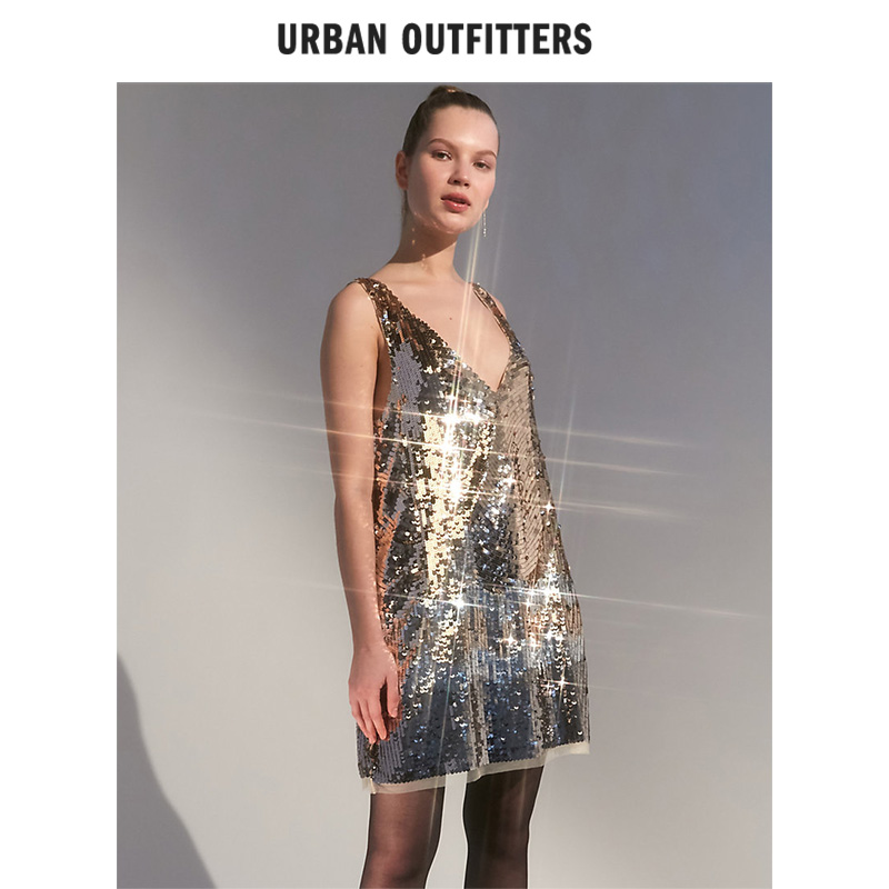 派对闪耀连衣裙聚会风uo新v领裙子 UrbanOutfitters海外连衣裙