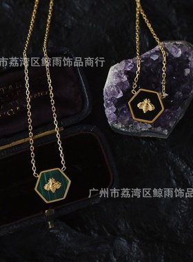 XL150 蜂巢小蜜蜂六边形绿条纹复古黑色项链锁骨链 钛钢镀18K金